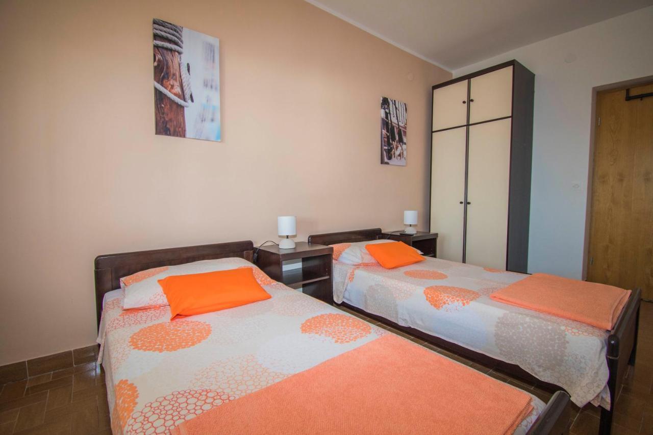 Ivanica And Mirela Apartment